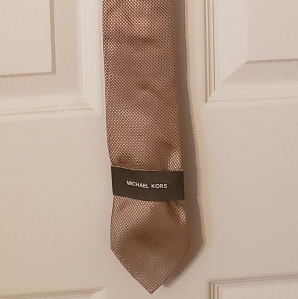 New Men's Michael Kors Camel Neck tie